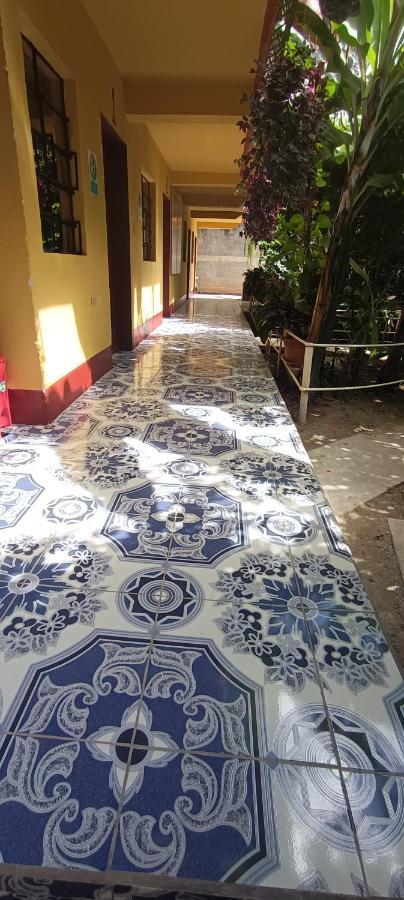 Hospedaje Santo Domingo Panajachel Exterior foto