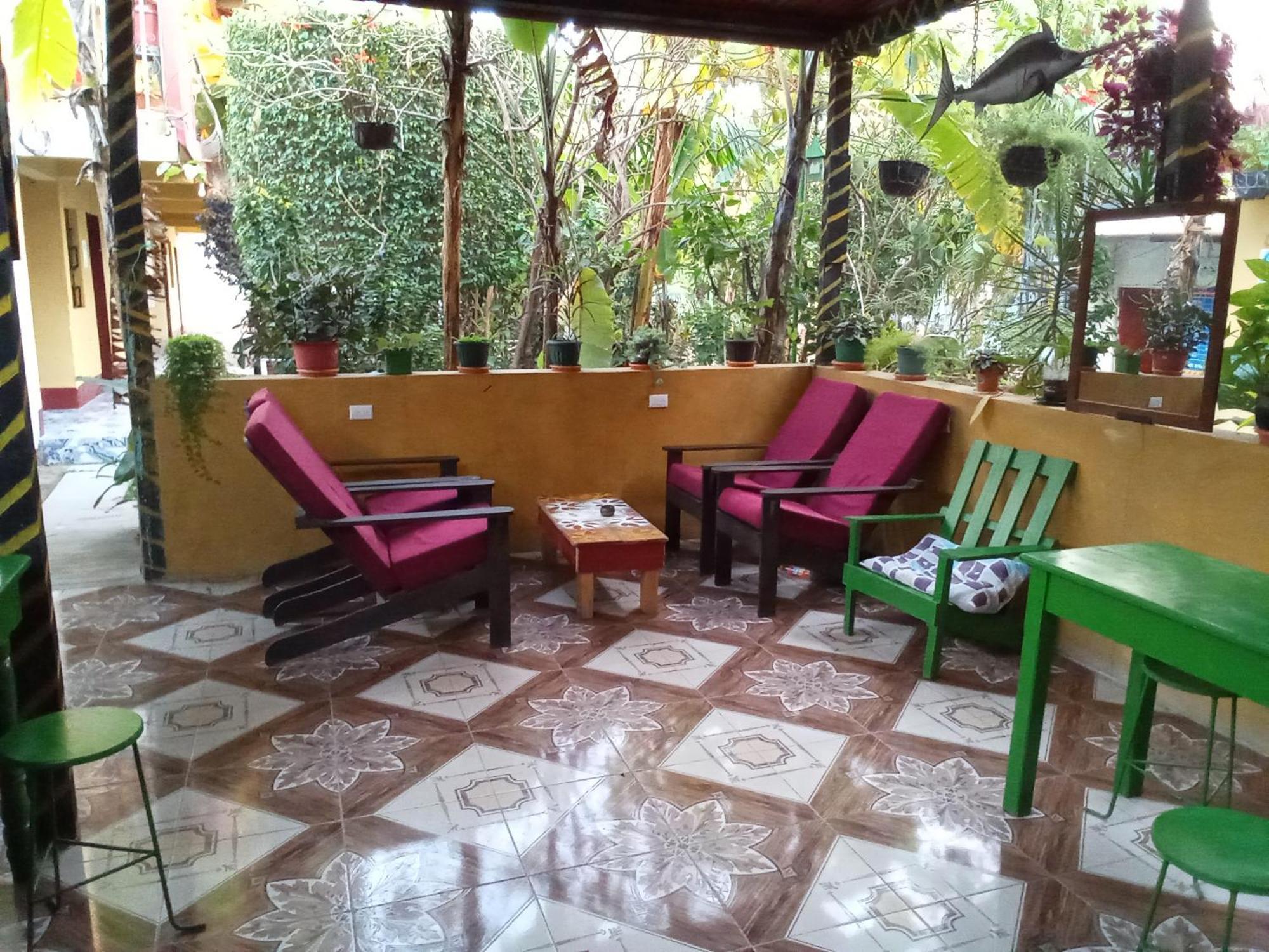 Hospedaje Santo Domingo Panajachel Exterior foto