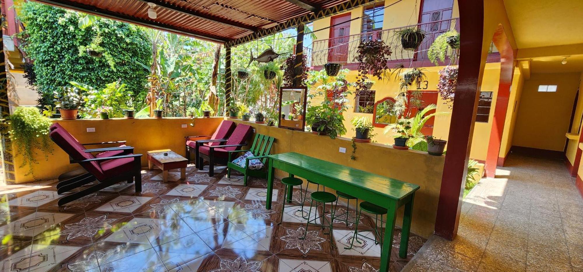 Hospedaje Santo Domingo Panajachel Exterior foto