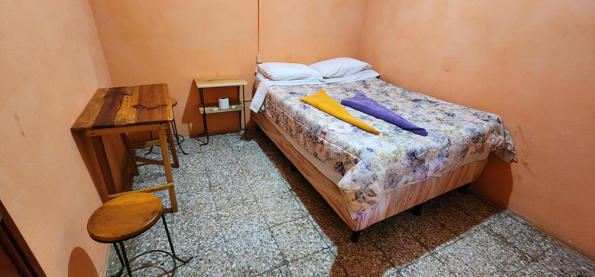 Hospedaje Santo Domingo Panajachel Exterior foto